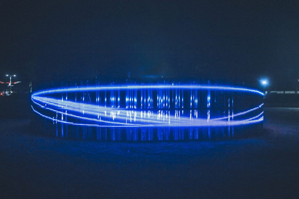 Between Mountains and Seas